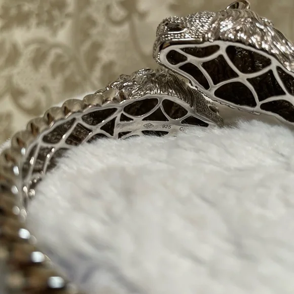 Sterling silver 925 Diamond accents Loins Heads bracelet Hefty in weight - Picture 7 of 11